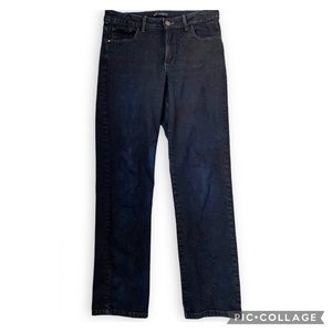 Lee Jeans Women’s Classic Fit Dark Wash Size 10
